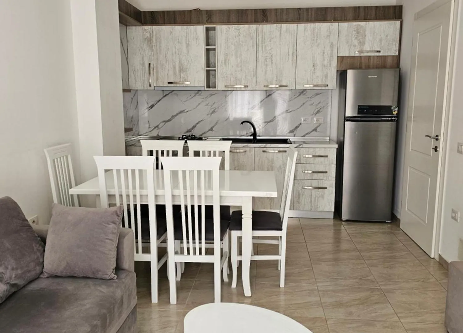 Tirana Apartament,Levis 0*,  Albania